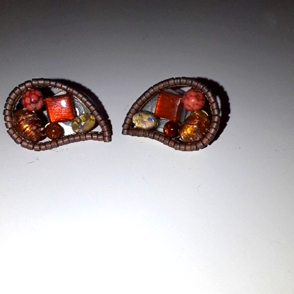 Multi gem copper colored earrings. - Picture 2 of 4